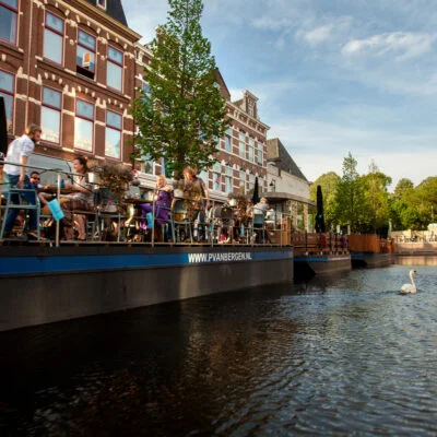 Café De Bieb floating terrace